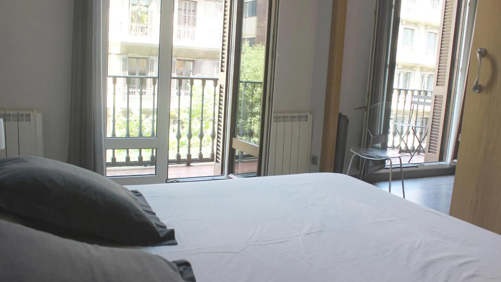 New Flat In The Center-Eixample Passeig De Gracia Apartment Barcelona 0*,  Spain